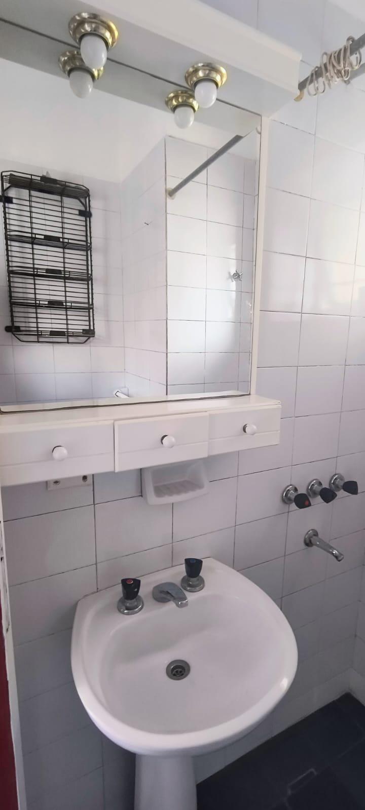 ALBERDI: AV. SANTA FE 338, AMPLIO DEPARTAMENTO C TERRAZA Y ASADOR