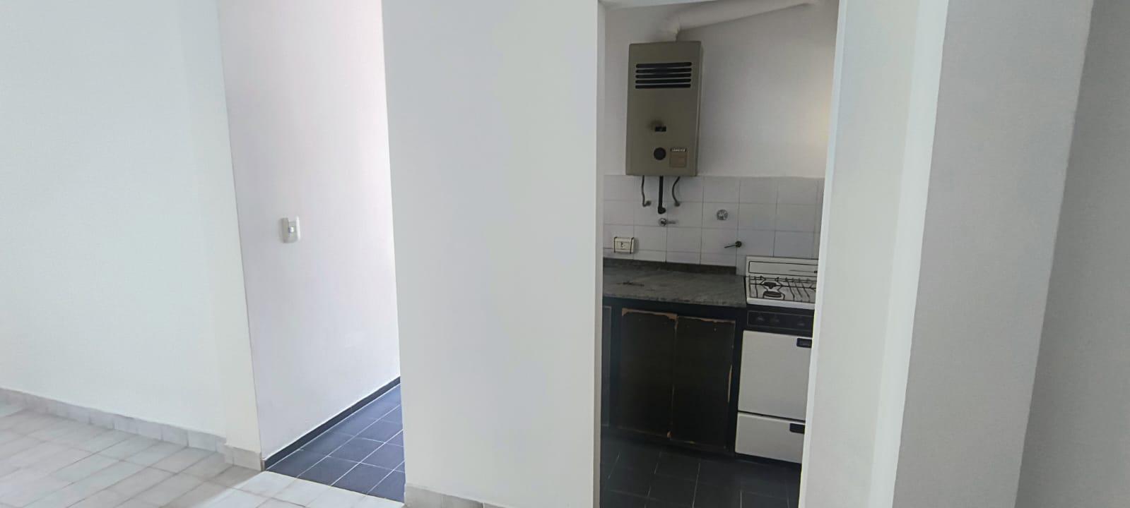 ALBERDI: AV. SANTA FE 338, AMPLIO DEPARTAMENTO C TERRAZA Y ASADOR