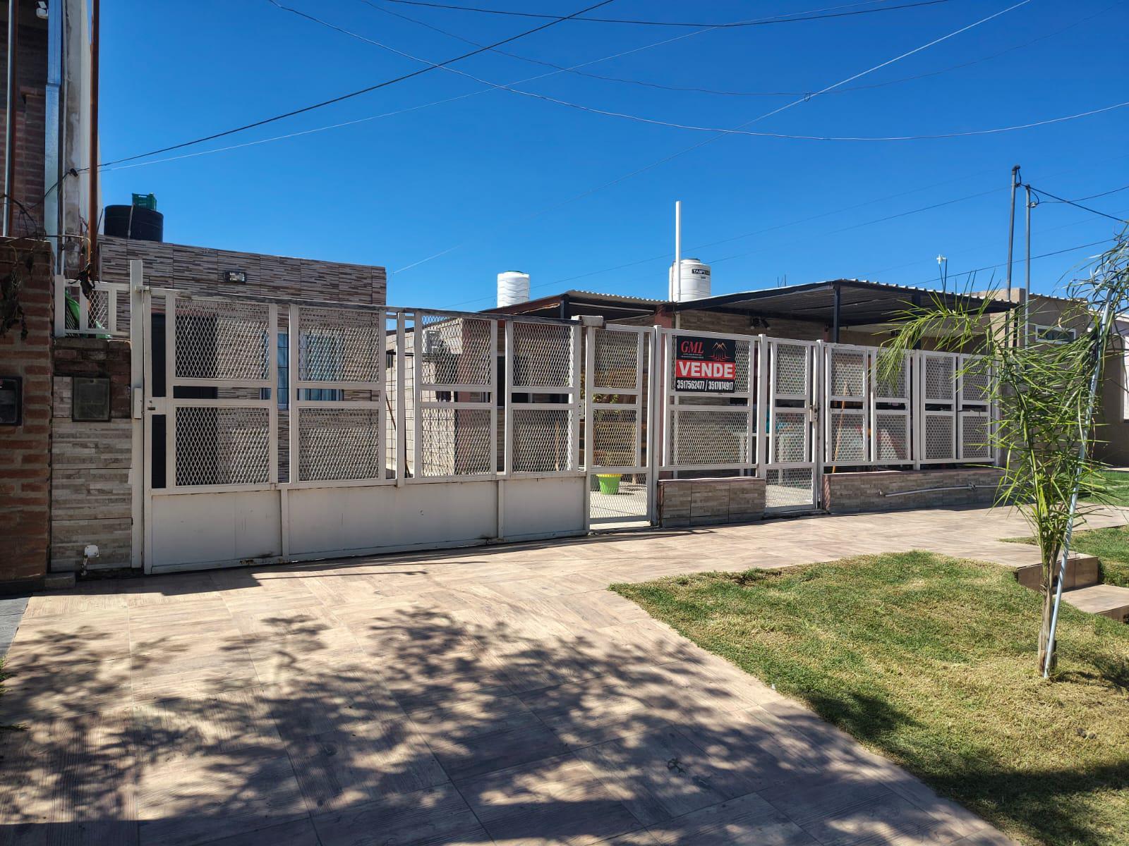 GMLPROPIEDADES VENDE CASA  2 DPTOS EN BARRIO ITUZAINGO ANEXO MANZANA 47 LOTE  3