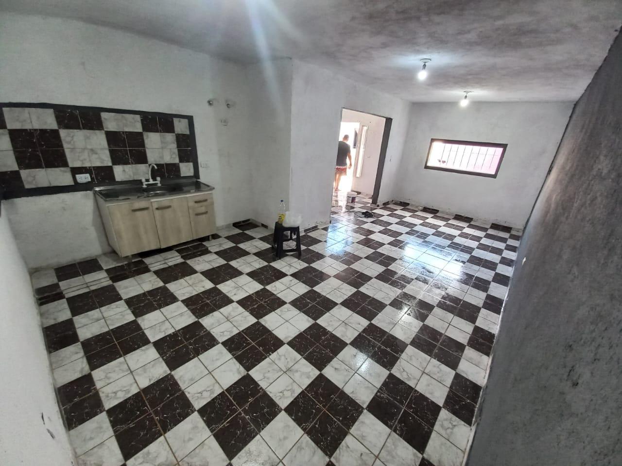 GMLPROPIEDADES VENDE CASA  2 DPTOS EN BARRIO ITUZAINGO ANEXO MANZANA 47 LOTE  3