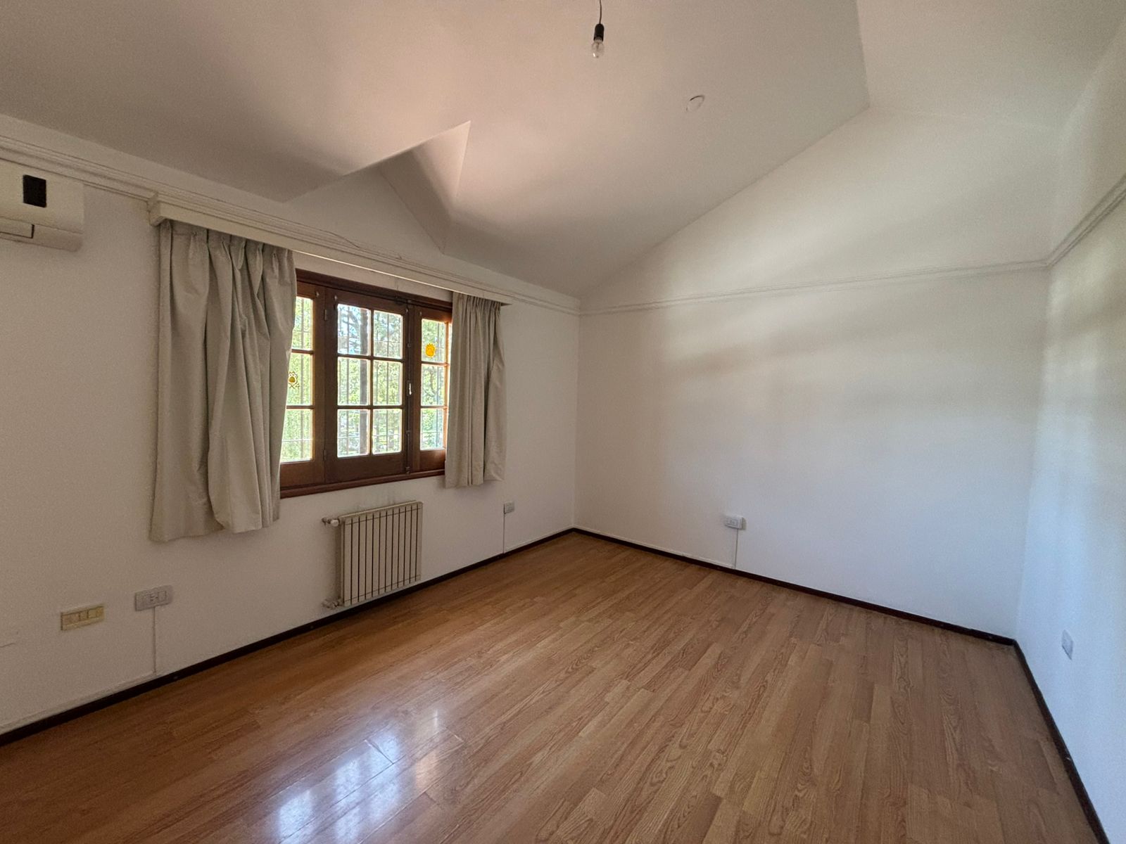 JARDINES DEL JOCKEY CASA EN ALQUILER COMERCIAL DE 2 DORMITORIOS