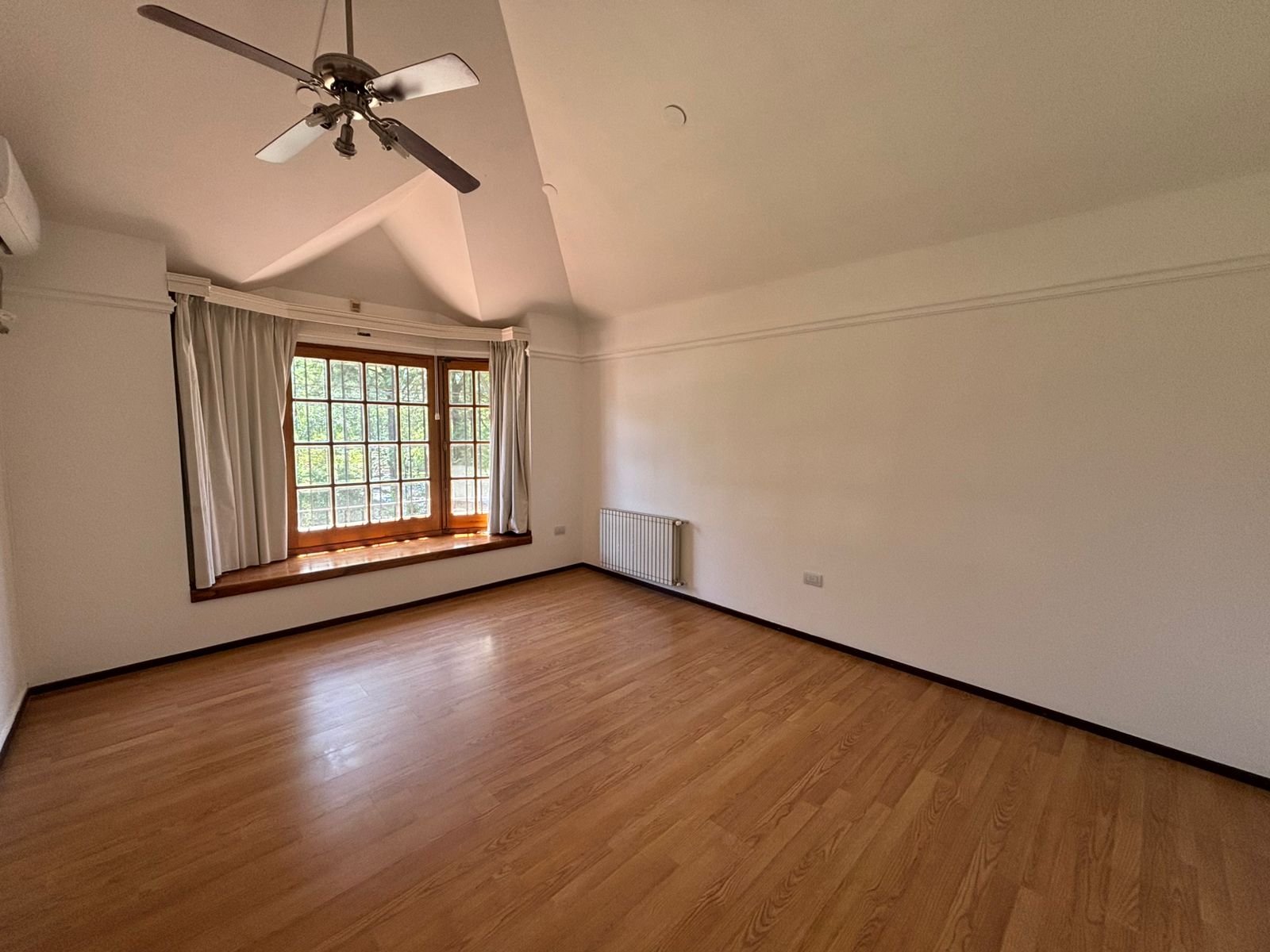 JARDINES DEL JOCKEY CASA EN ALQUILER COMERCIAL DE 2 DORMITORIOS