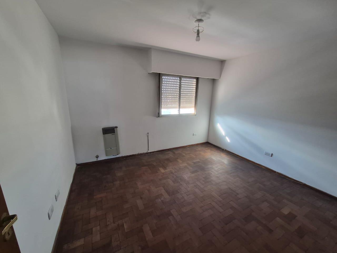 Semi piso de 2 dormitorios en venta - Barrio General Paz