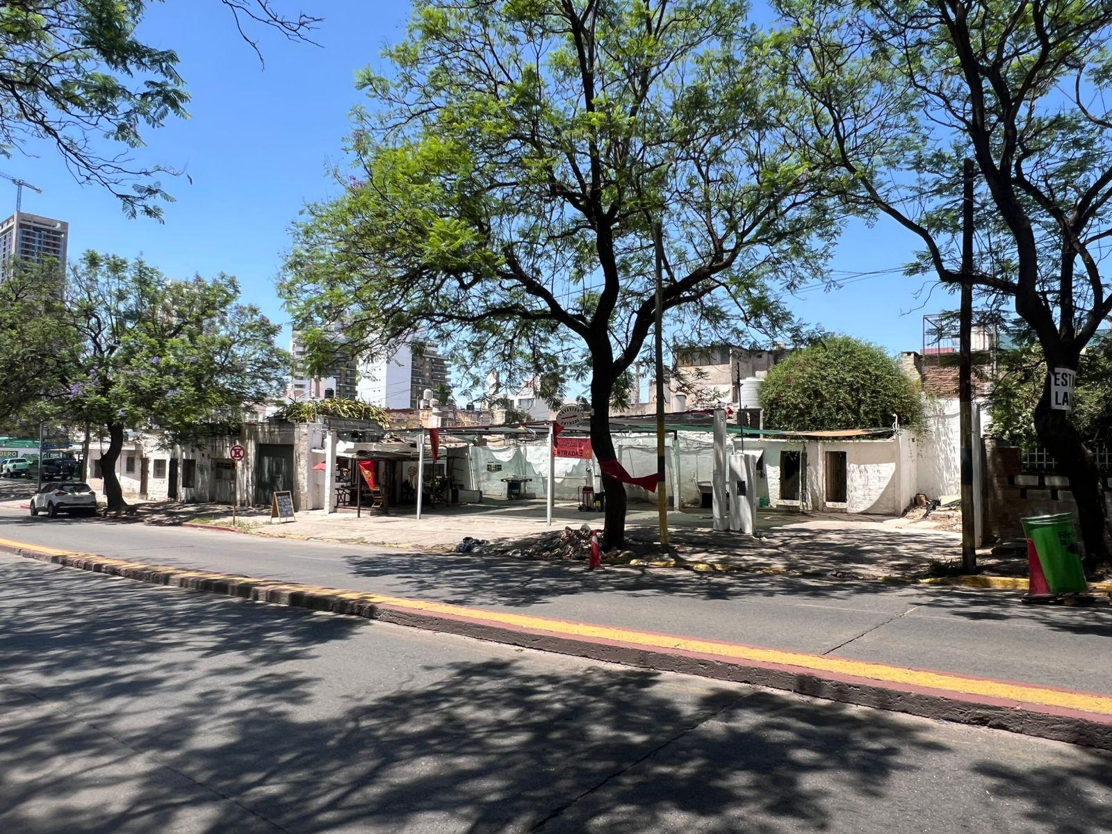 TERRENO EN VENTA SOBRE AV. PUEYRREDON CON 49 MTS DE FRENTE -