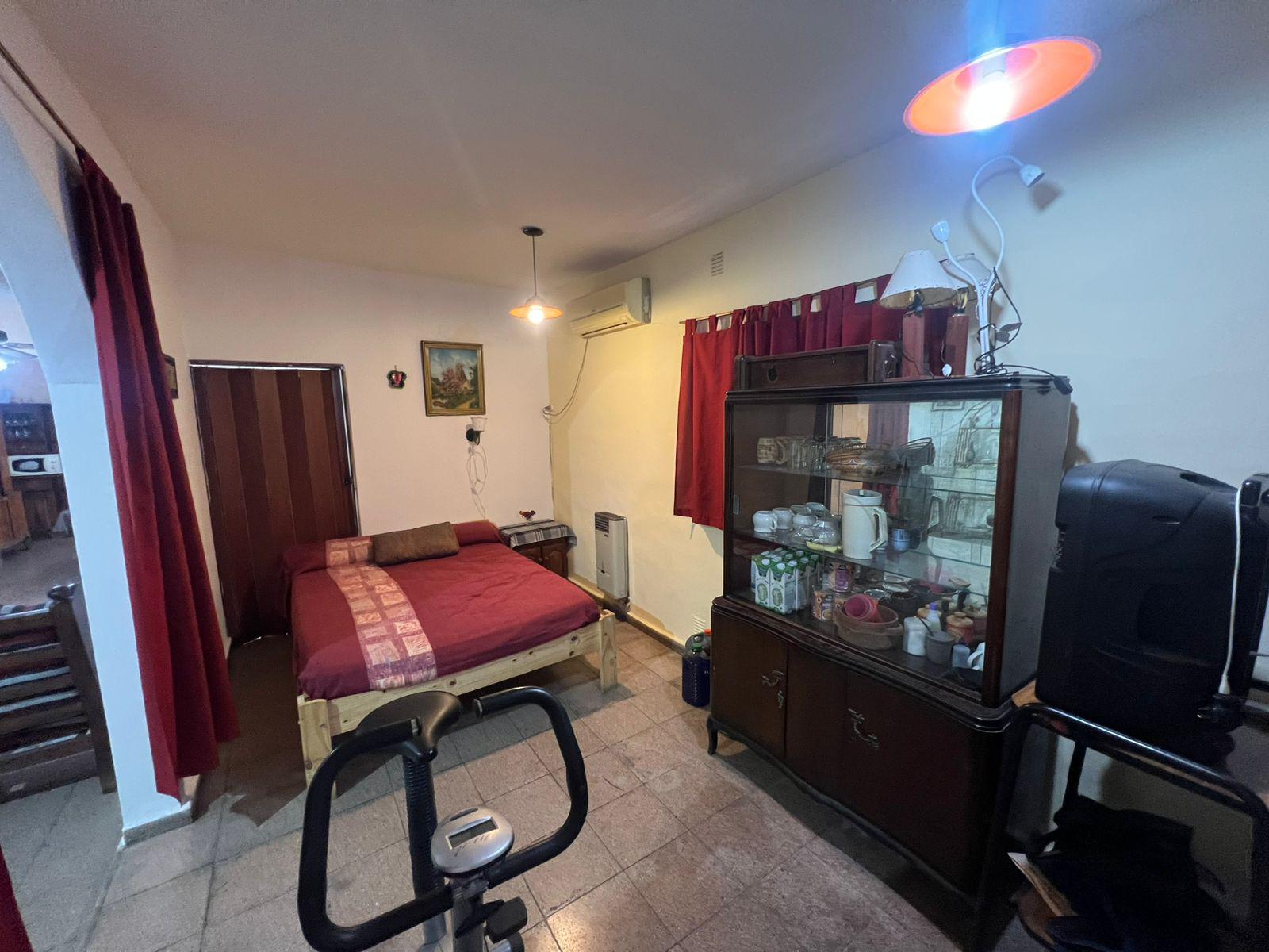 OPORTUNIDAD - CASA EN VENTA 2 DORMITORIOS - BARRIO RESIDENCIAL SANTA ANA