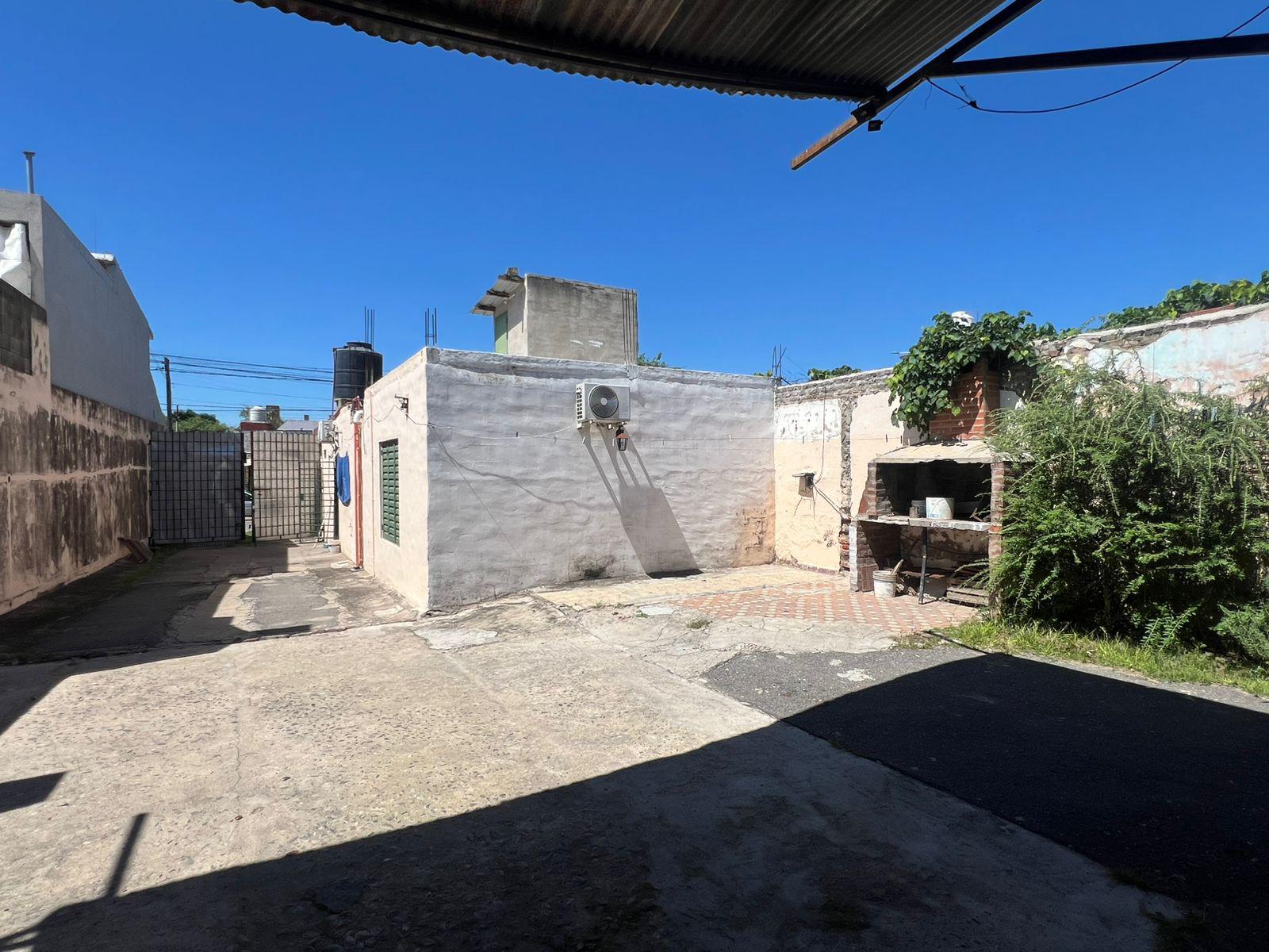 OPORTUNIDAD - CASA EN VENTA 2 DORMITORIOS - BARRIO RESIDENCIAL SANTA ANA