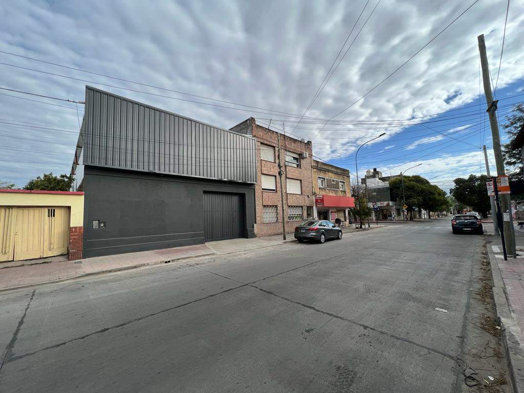 GALPON EN VENTA BARRIO OBSERVATORIO  MODERNO IDEAL USO COMERCIAL -