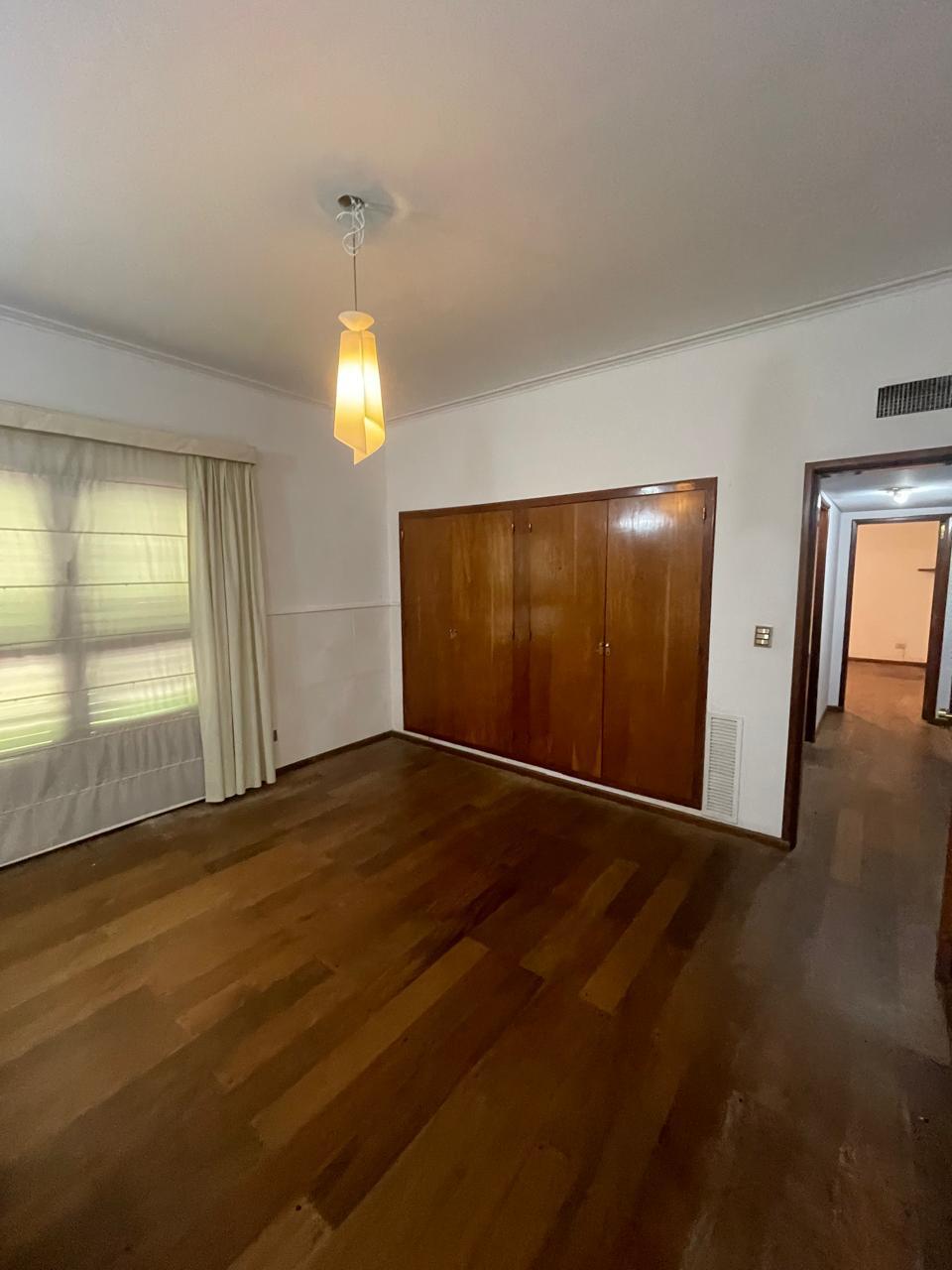 CASA EN ALQUILER - CERRO DE LAS ROSAS - 3 D EN PLANTA BAJA - PARQUE -QUINCHO Y PILETA