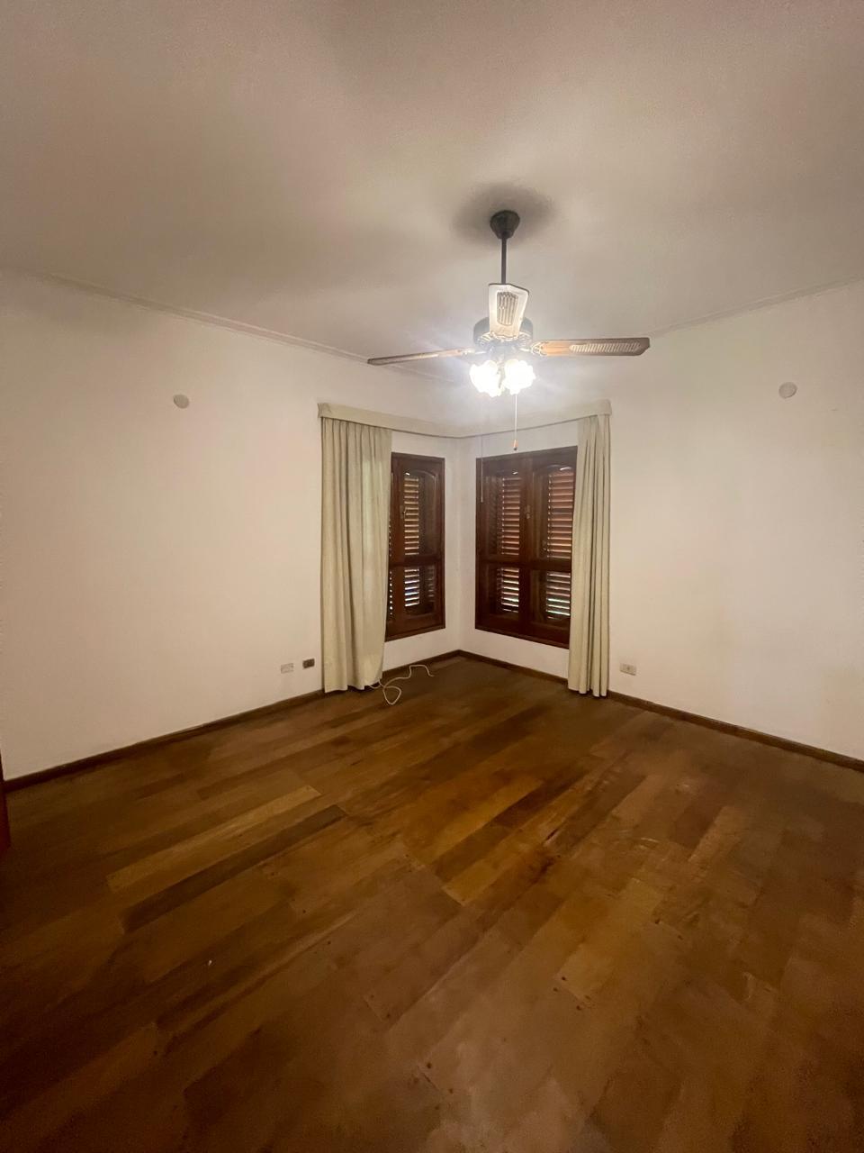 CASA EN ALQUILER - CERRO DE LAS ROSAS - 3 D EN PLANTA BAJA - PARQUE -QUINCHO Y PILETA