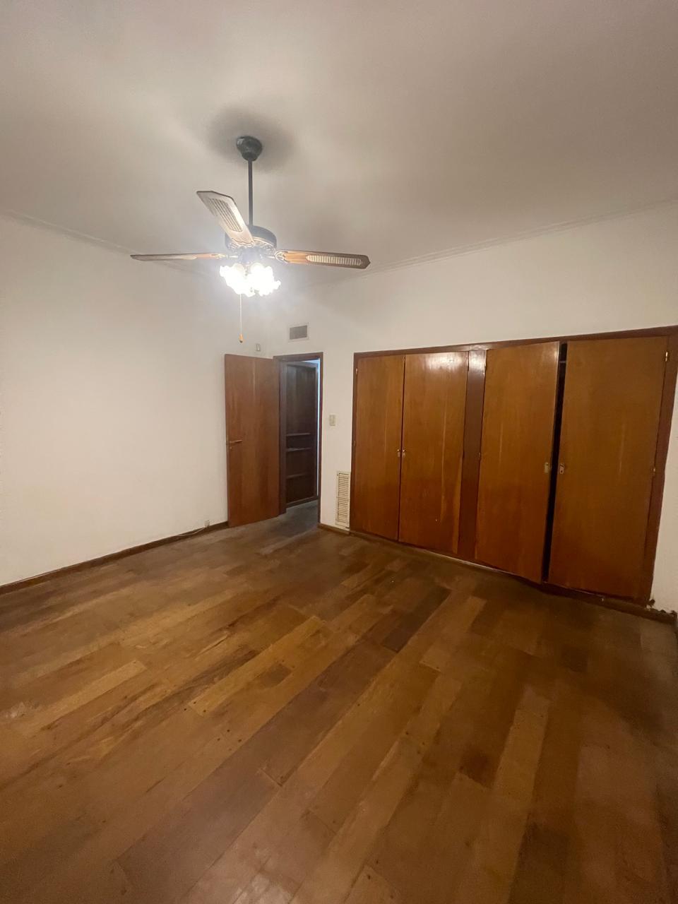 CASA EN ALQUILER - CERRO DE LAS ROSAS - 3 D EN PLANTA BAJA - PARQUE -QUINCHO Y PILETA