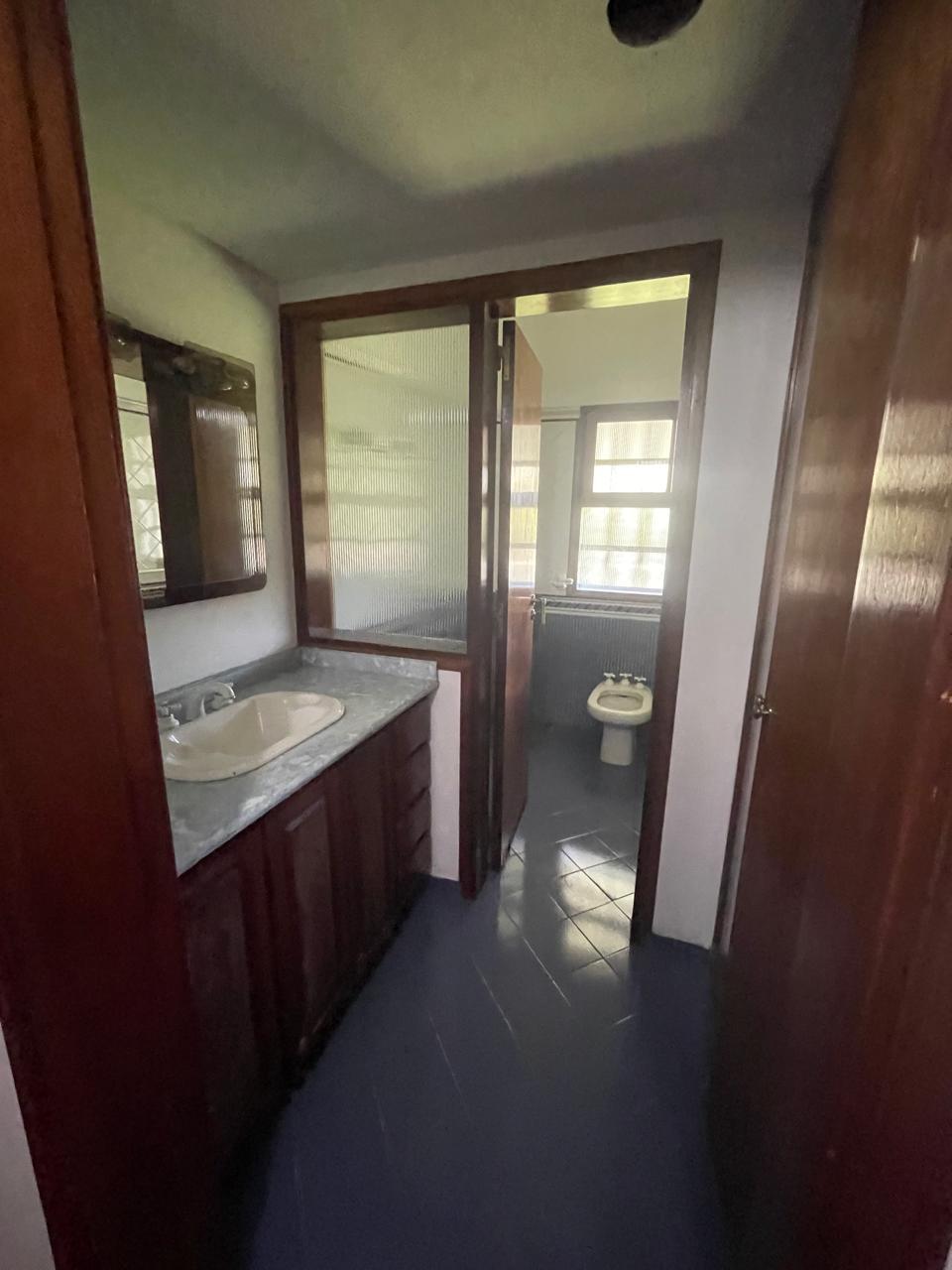 CASA EN ALQUILER - CERRO DE LAS ROSAS - 3 D EN PLANTA BAJA - PARQUE -QUINCHO Y PILETA