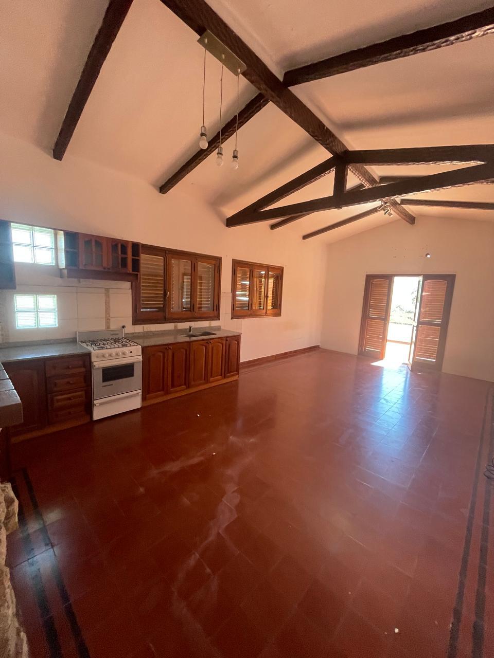 CASA EN ALQUILER - CERRO DE LAS ROSAS - 3 D EN PLANTA BAJA - PARQUE -QUINCHO Y PILETA