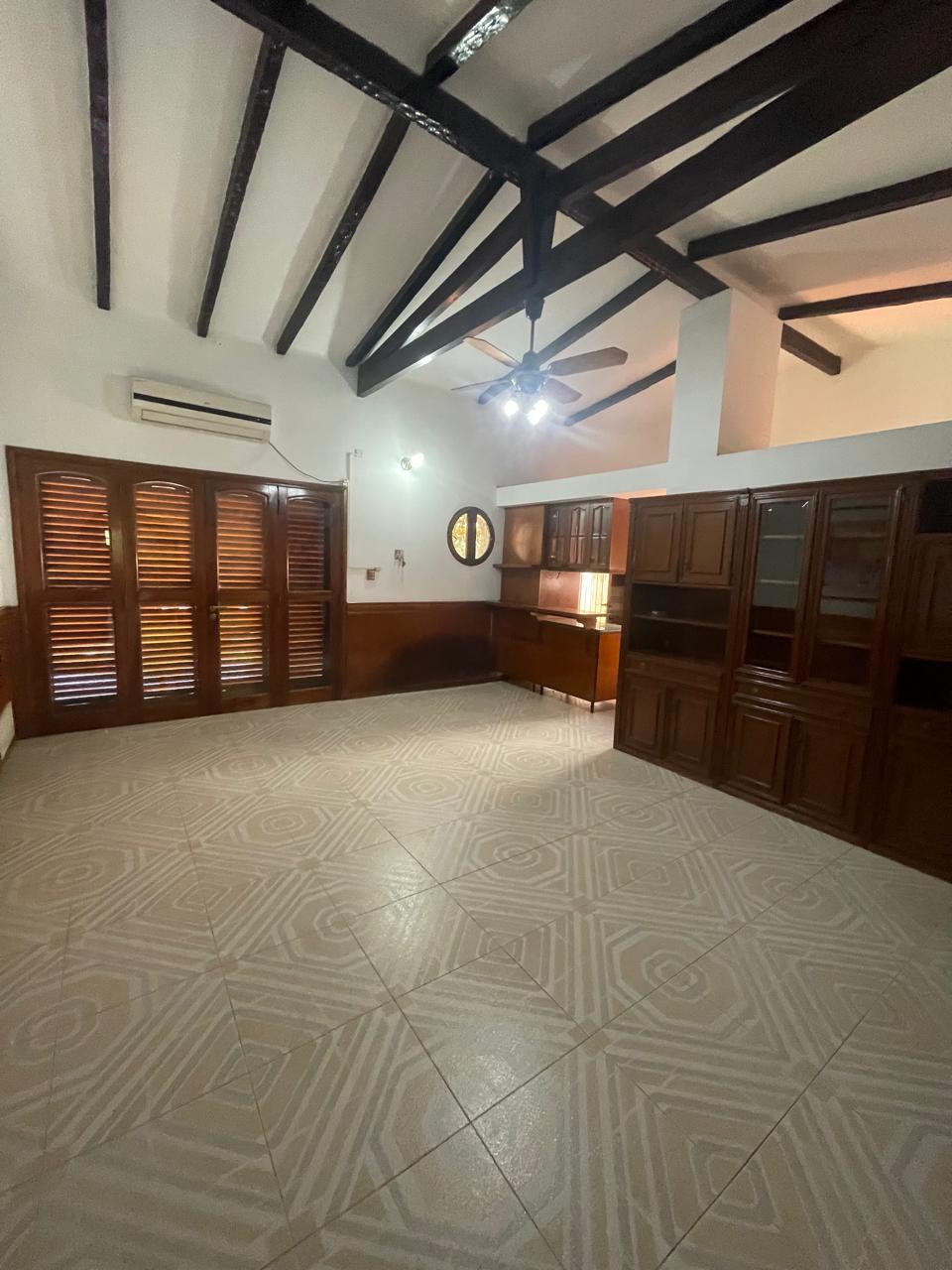 CASA EN ALQUILER - CERRO DE LAS ROSAS - 3 D EN PLANTA BAJA - PARQUE -QUINCHO Y PILETA