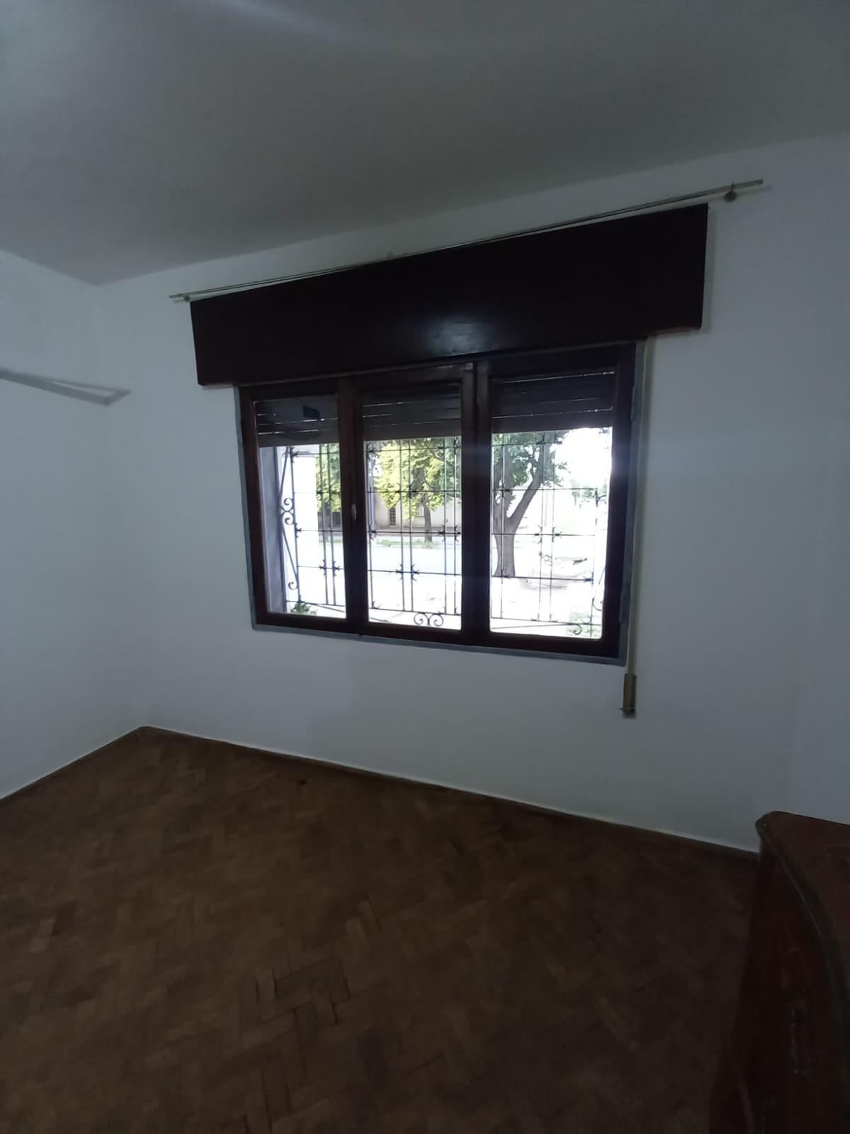 CHEMES INVERSIONES VENDE CASA EN BARRIO LAS FLORES