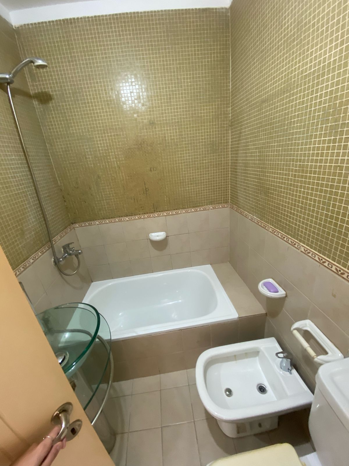 DEPTO EN ALQUILER 1 DORM Y BALCON A UNA CUADRA DE LA DUARTE QUIROS