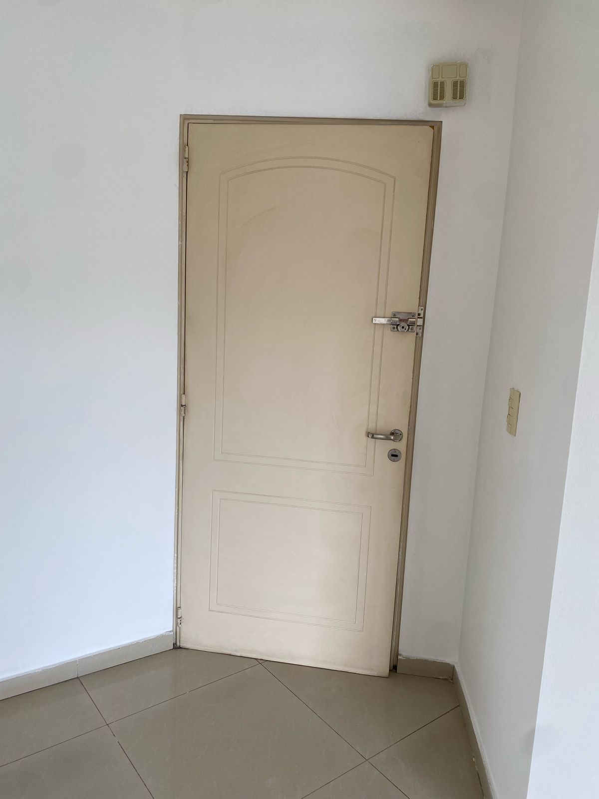 DEPTO EN ALQUILER 1 DORM Y BALCON A UNA CUADRA DE LA DUARTE QUIROS