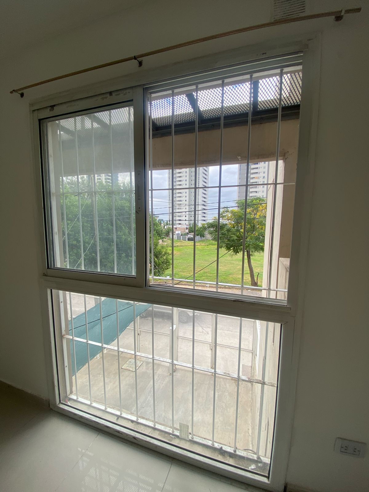 DEPTO EN ALQUILER 1DORM CON COCHERA $420MIL