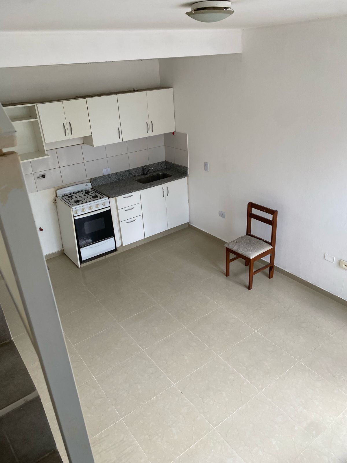 DEPTO EN ALQUILER 1DORM CON COCHERA $420MIL