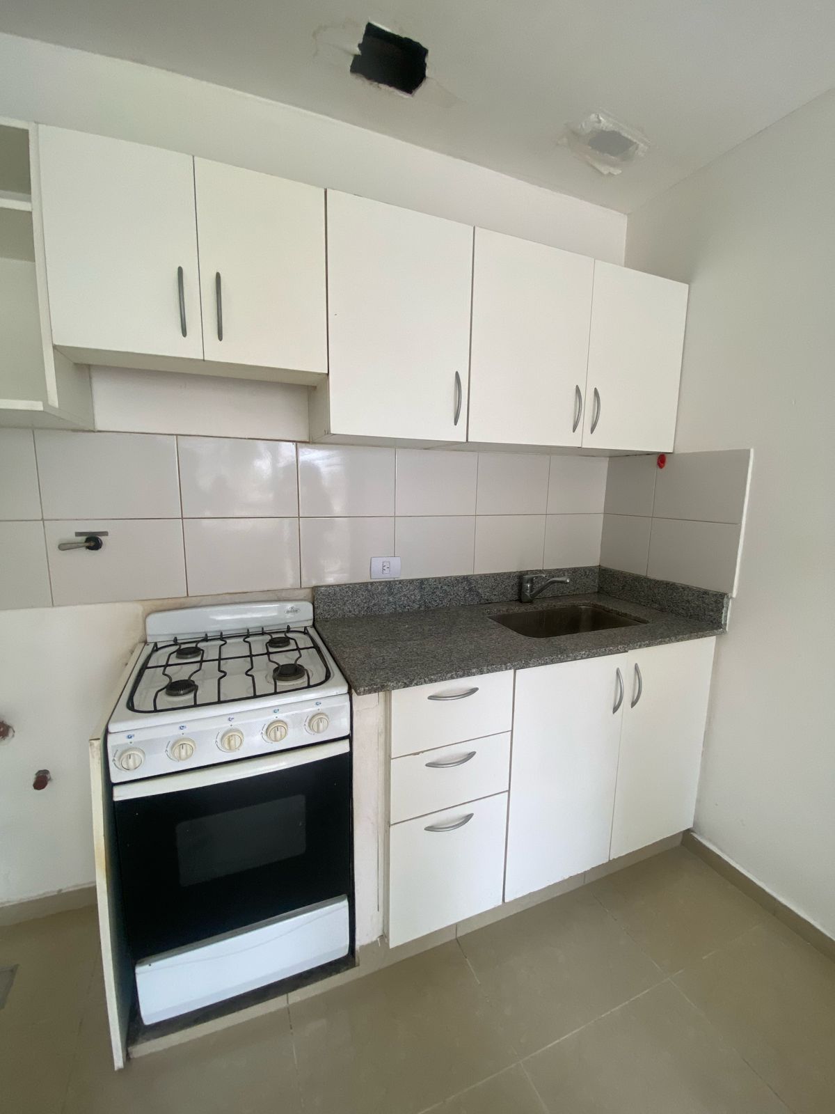 DEPTO EN ALQUILER 1DORM CON COCHERA $420MIL