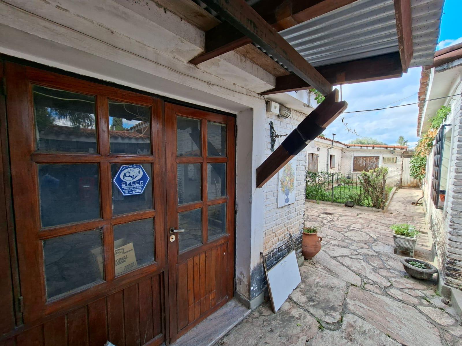 OPORTUNIDAD CERRO DE LAS ROSAS - CASA 6 DORM