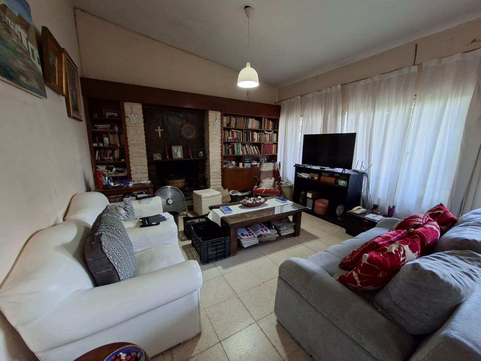 OPORTUNIDAD CERRO DE LAS ROSAS - CASA 6 DORM