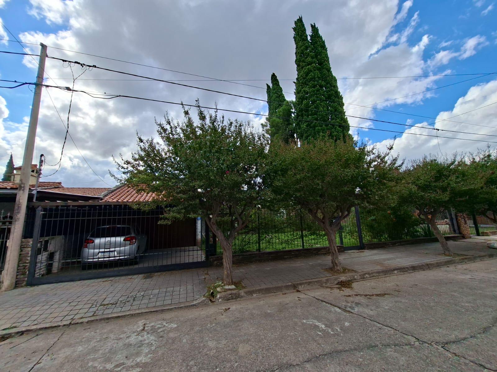 OPORTUNIDAD CERRO DE LAS ROSAS - CASA 6 DORM