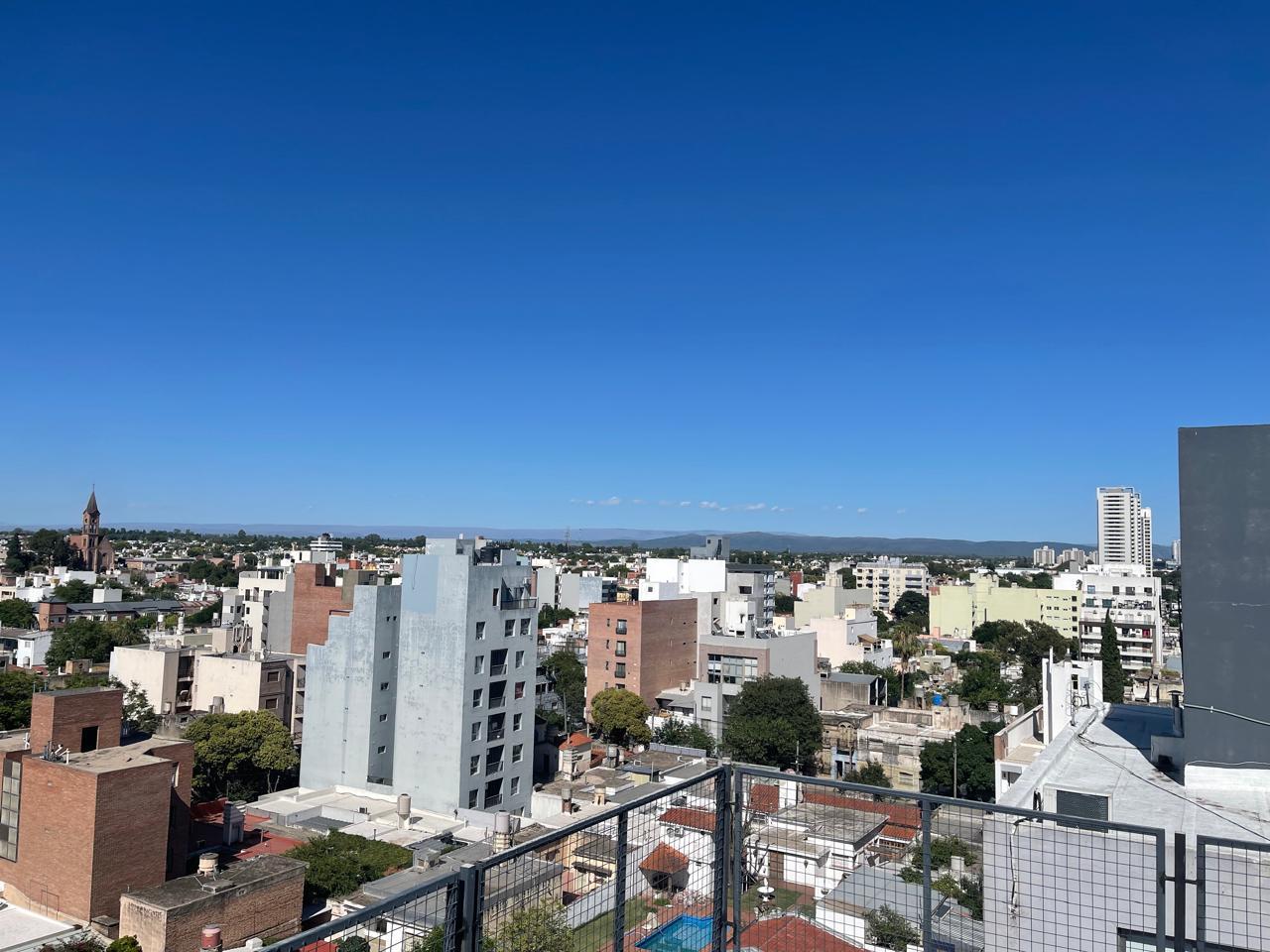 DEPARTAMENTO EN VENTA  B ALTO ABERDI. 1 DORM. CON PILETA Y VISTA A LAS SIERRAS.