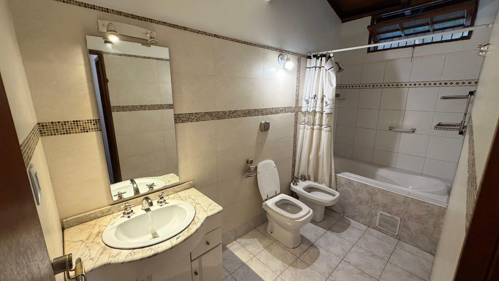 Casa en alquiler 3 dormitorios en Granja de Funes