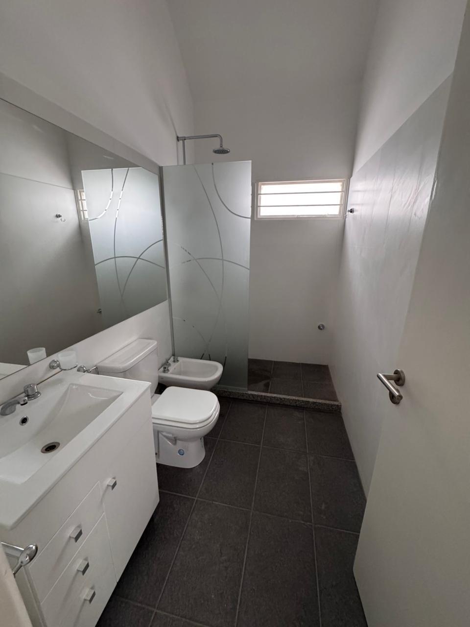 Casa 3 dormitorios - Bajo General Paz