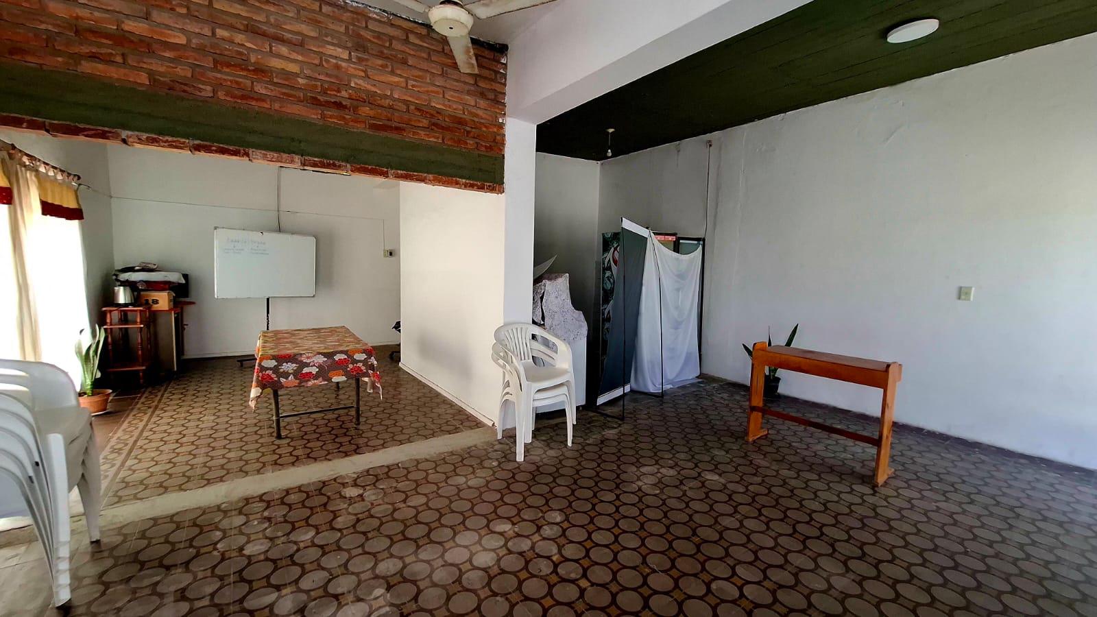 CASA 2 DORM.  LOCAL  ESQUINA C BAÑO - RIO SEGUNDO - CÓRDOBA