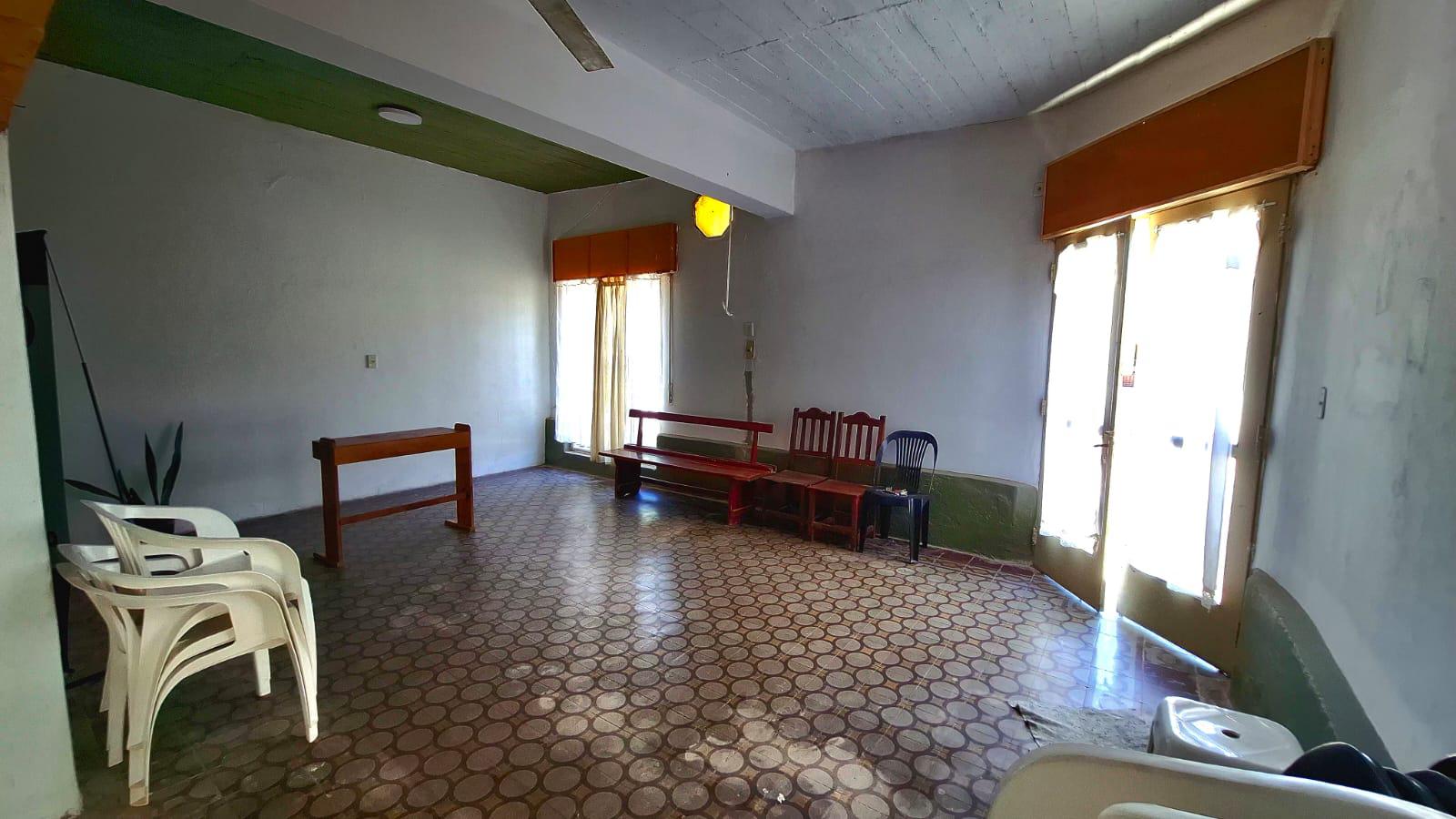 CASA 2 DORM.  LOCAL  ESQUINA C BAÑO - RIO SEGUNDO - CÓRDOBA