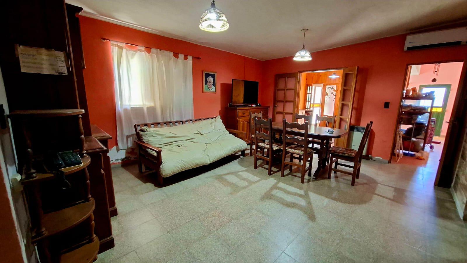 CASA 2 DORM.  LOCAL  ESQUINA C BAÑO - RIO SEGUNDO - CÓRDOBA