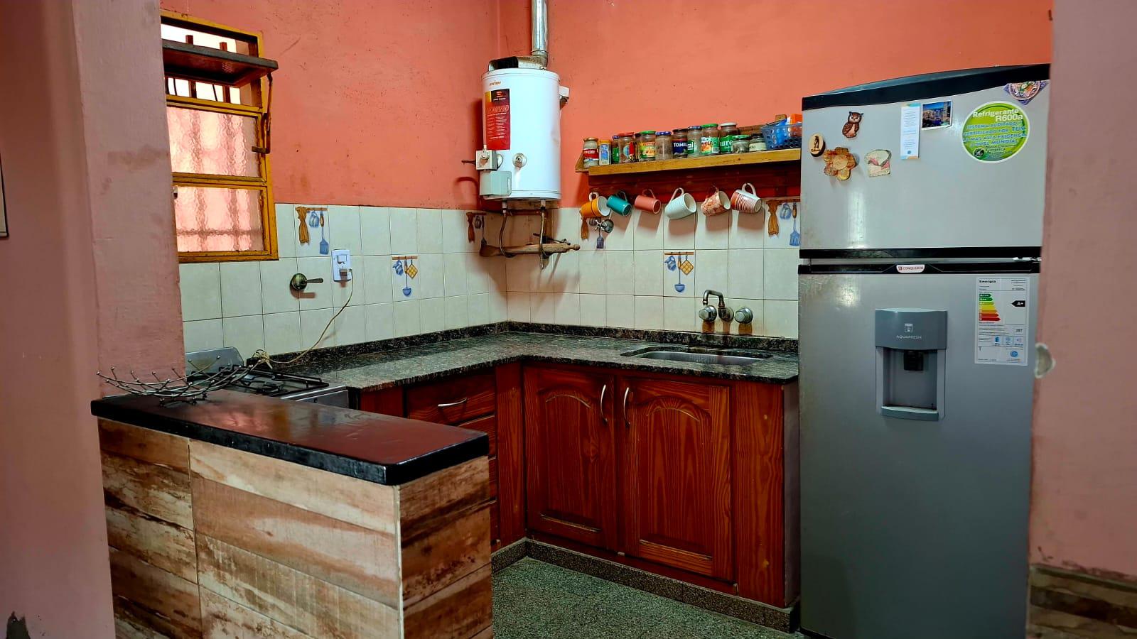 CASA 2 DORM.  LOCAL  ESQUINA C BAÑO - RIO SEGUNDO - CÓRDOBA