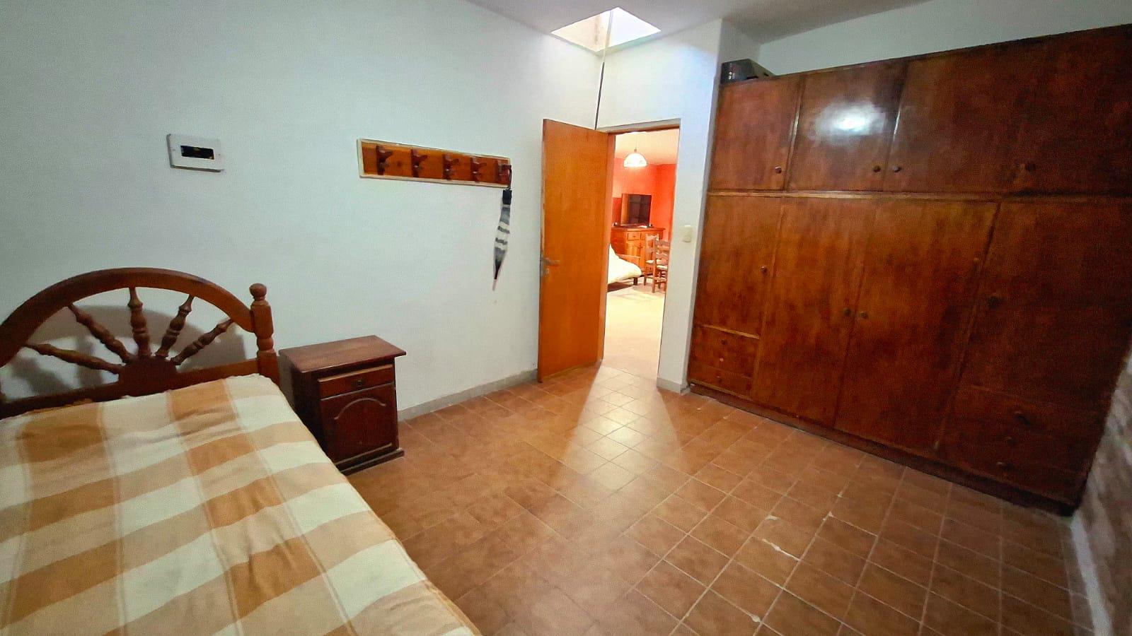 CASA 2 DORM.  LOCAL  ESQUINA C BAÑO - RIO SEGUNDO - CÓRDOBA