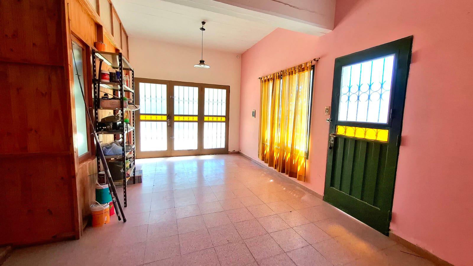 CASA 2 DORM.  LOCAL  ESQUINA C BAÑO - RIO SEGUNDO - CÓRDOBA