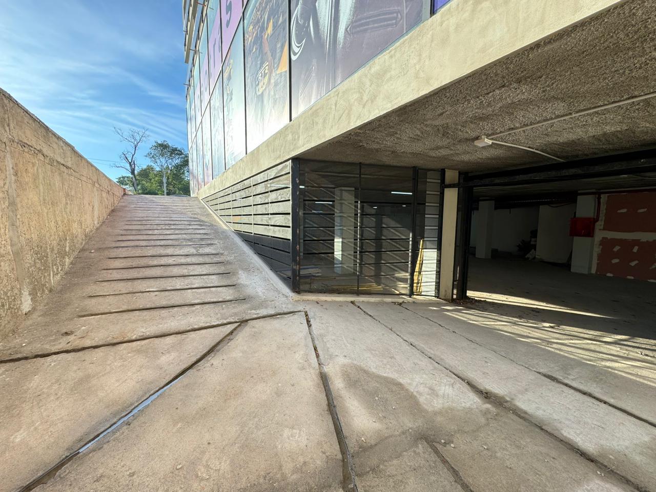 ALQUILER COCHERAS B JARDIN