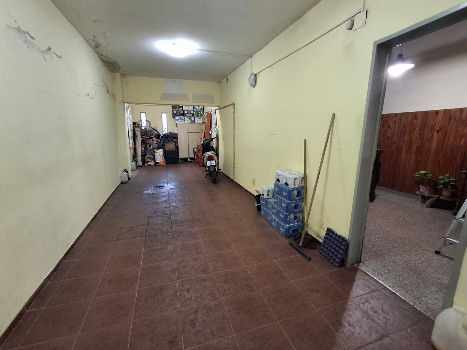 VENTA CASA  AMEGHINO NORTE - 3 DORMITORIOS Y DEPARTAMENTO COCHERA DOBLE