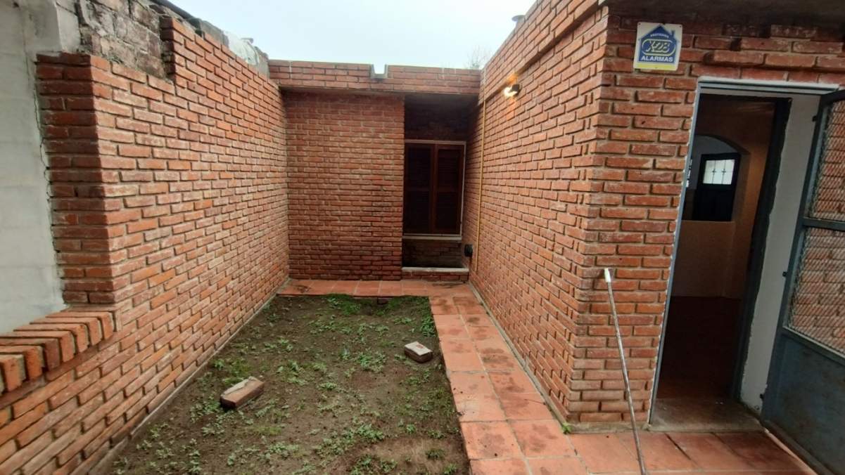 Amplia casa de 2 Dormitorios en Matienzo - Gran patio