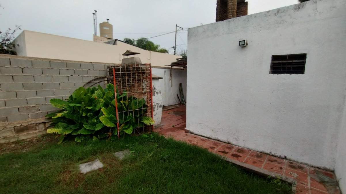 Amplia casa de 2 Dormitorios en Matienzo - Gran patio