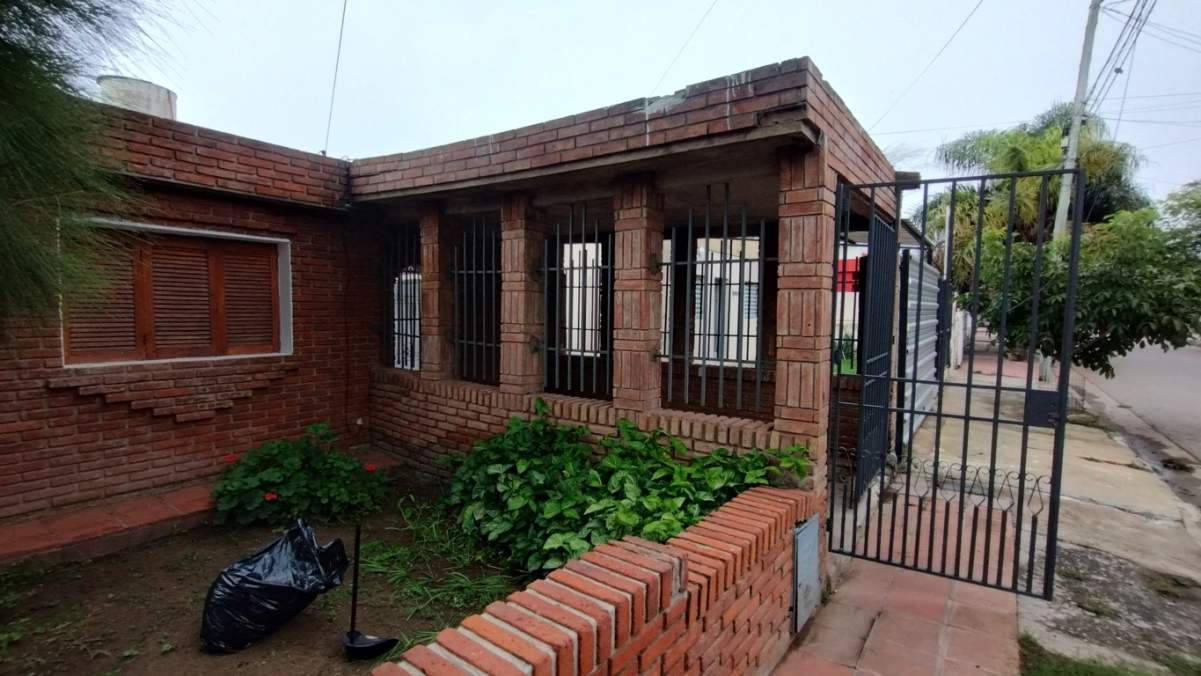 Amplia casa de 2 Dormitorios en Matienzo - Gran patio