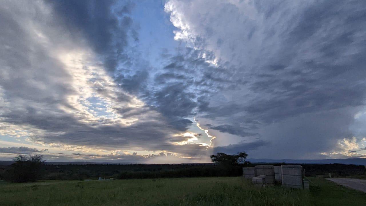 Venta de 5 lotes juntos, espectaculares vista, esquina, con obra de gas natural, con escritura
