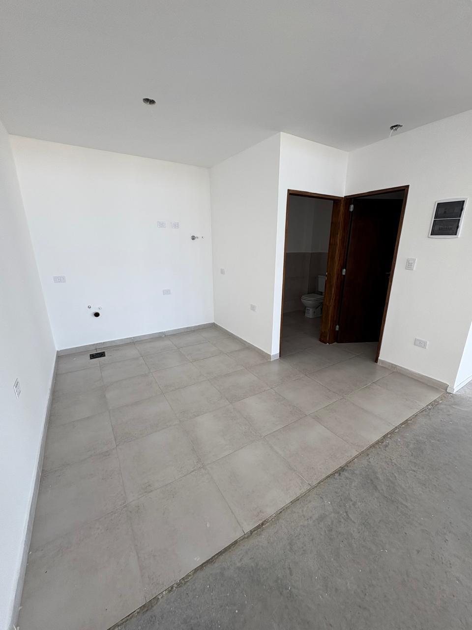 ALQUILER LOCAL COMERCIAL AMPLIO EN DOCTA APTO GASTRONOMIA