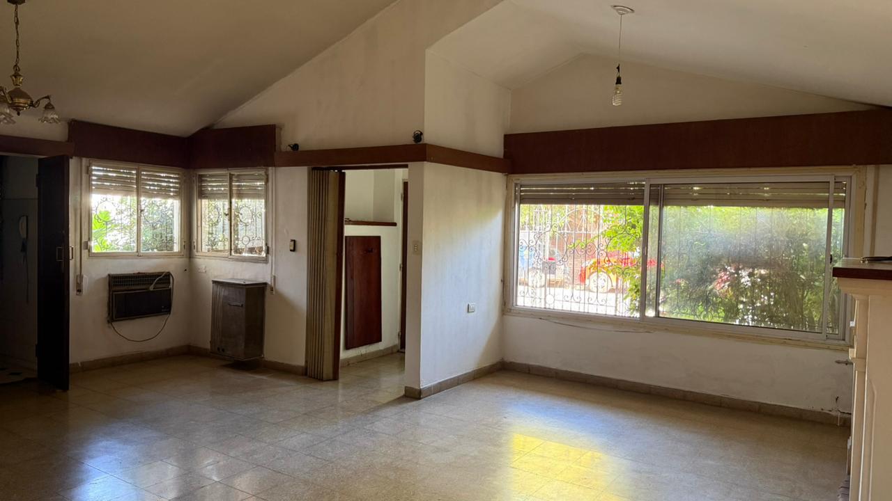 VENTA CASA 4 DORMITORIOS BARRIO MAIPU