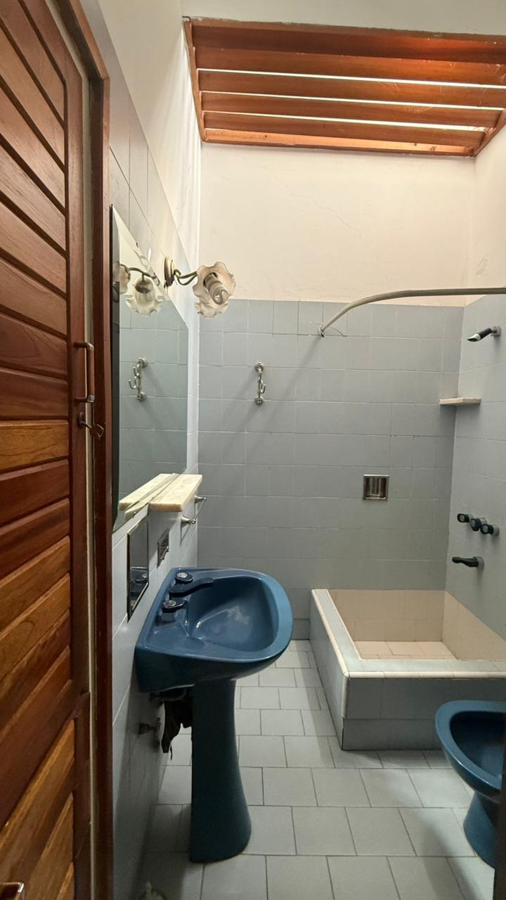 VENTA CASA 4 DORMITORIOS BARRIO MAIPU