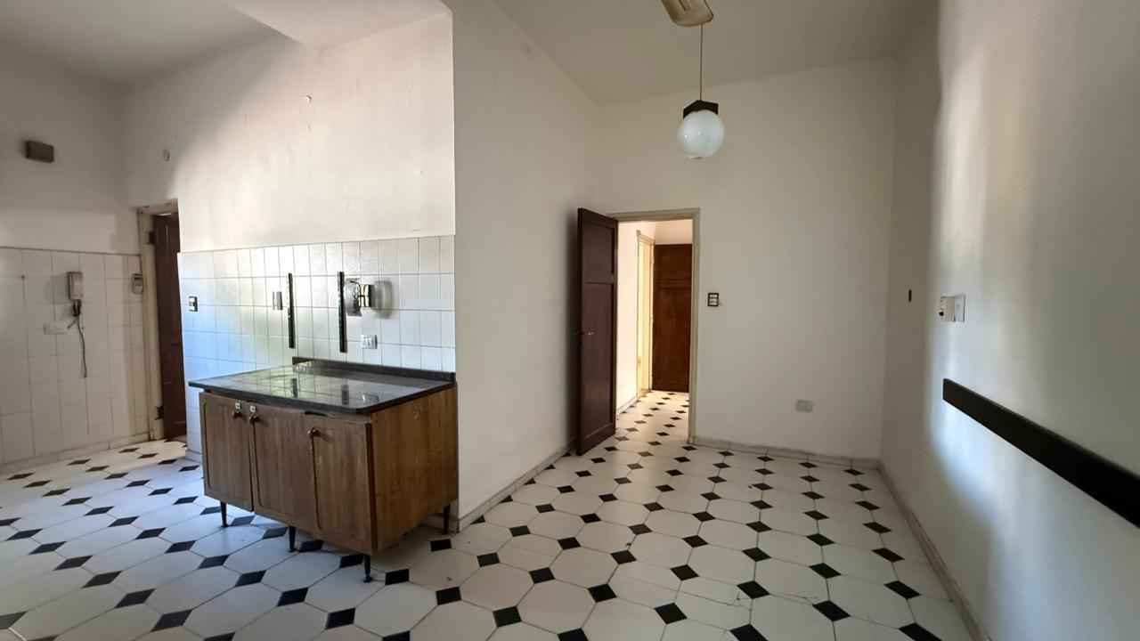 VENTA CASA 4 DORMITORIOS BARRIO MAIPU