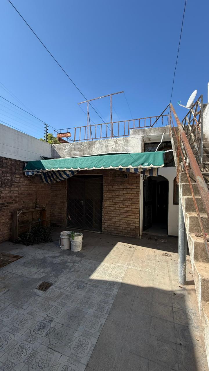 VENTA CASA 4 DORMITORIOS BARRIO MAIPU