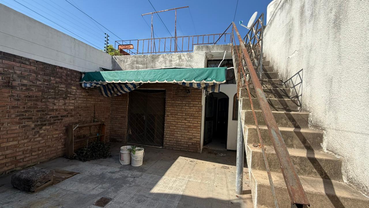 VENTA CASA 4 DORMITORIOS BARRIO MAIPU