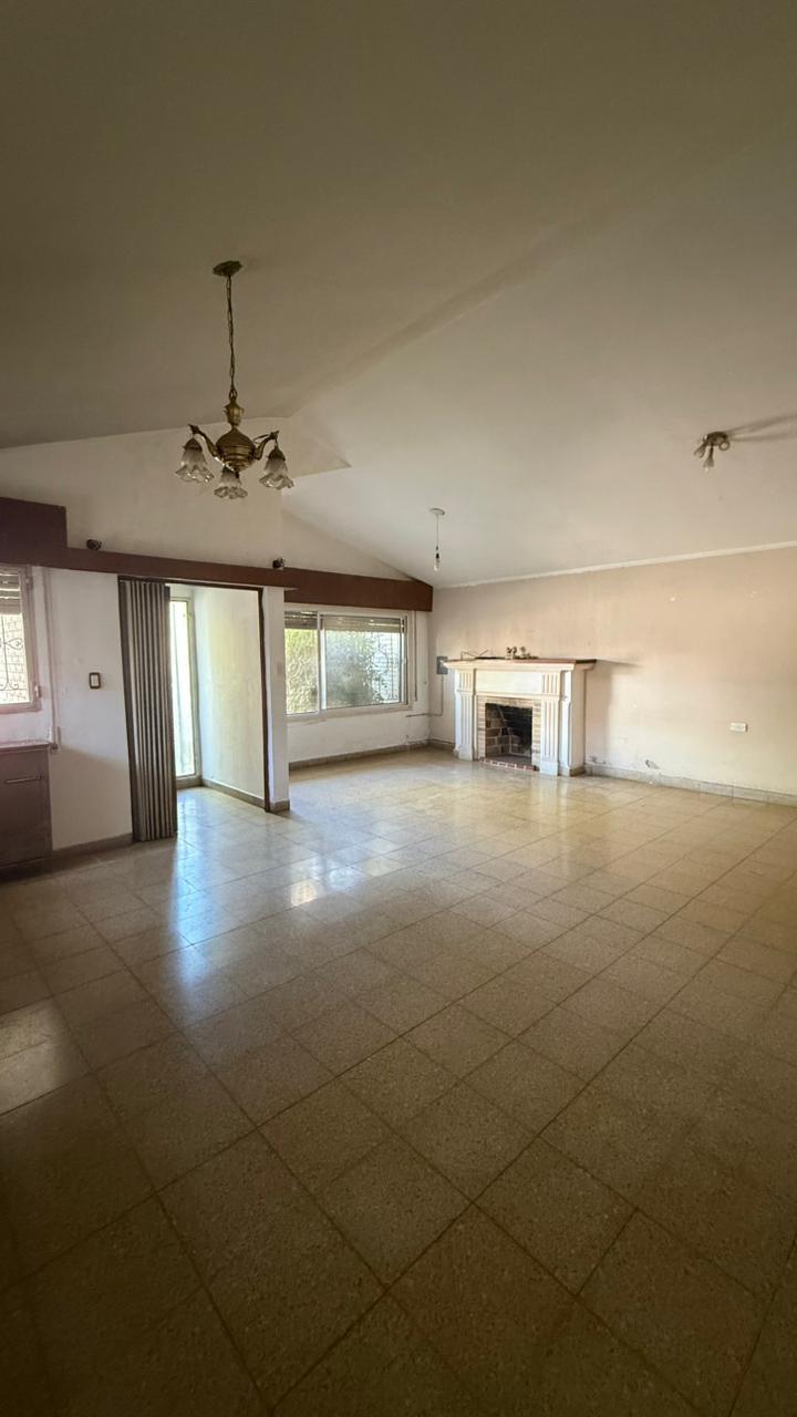 VENTA CASA 4 DORMITORIOS BARRIO MAIPU