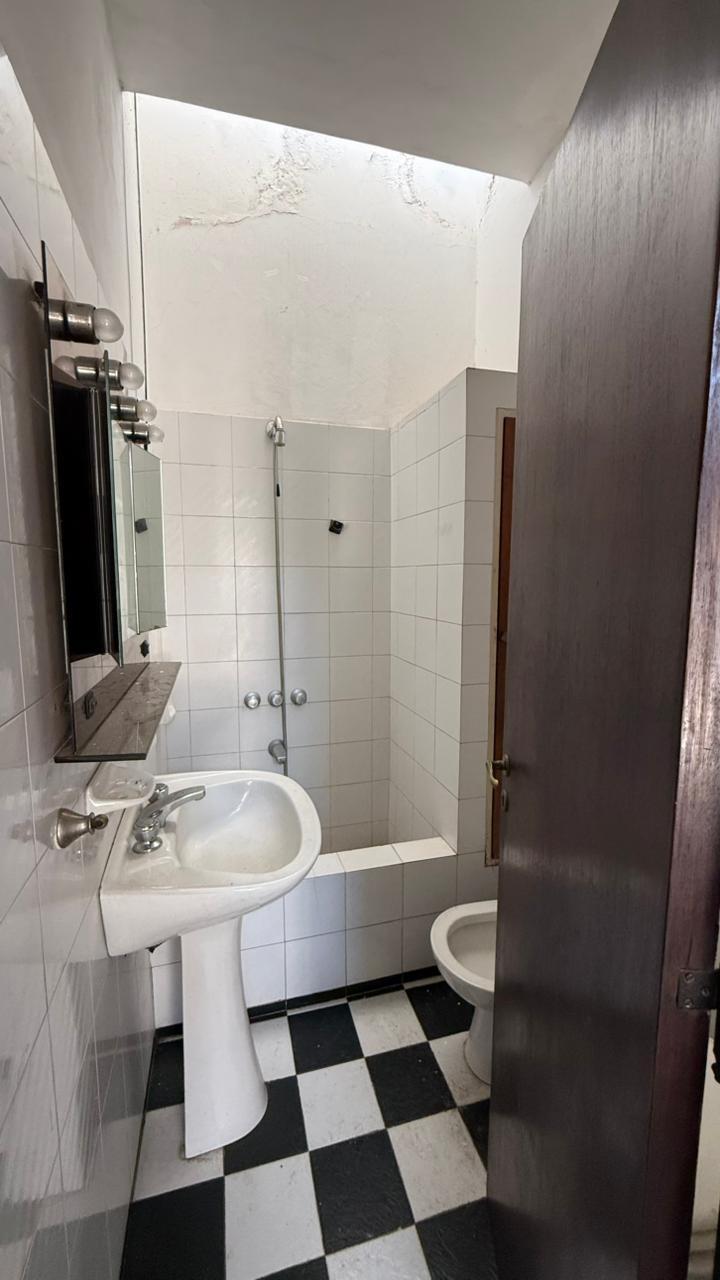VENTA CASA 4 DORMITORIOS BARRIO MAIPU