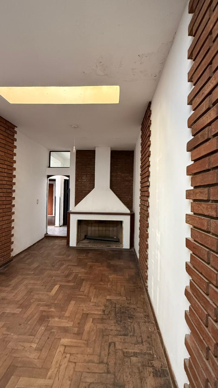 VENTA CASA 4 DORMITORIOS BARRIO MAIPU